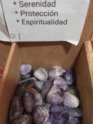 Piedras pequeñas. 1 unidad amatista