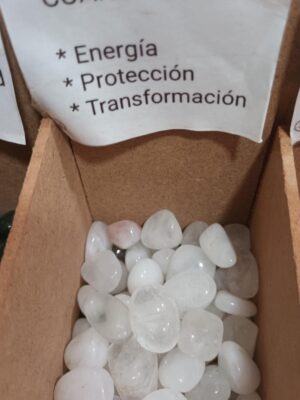 Piedras pequeñas. 1 unidad cuarzo blanco