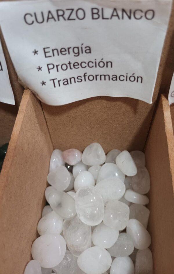 Piedras pequeñas. 1 unidad cuarzo blanco