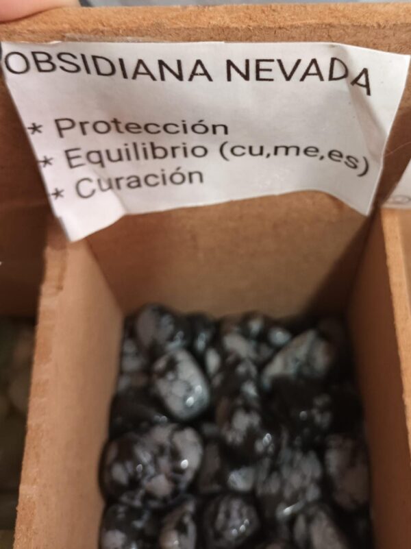 Piedras pequeñas. 1 unidad obsidiana nevada