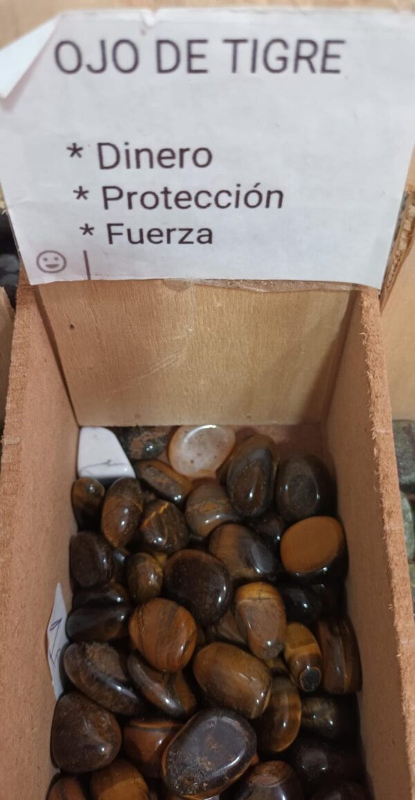 Piedras pequeñas. 1 unidad ojo de tigre