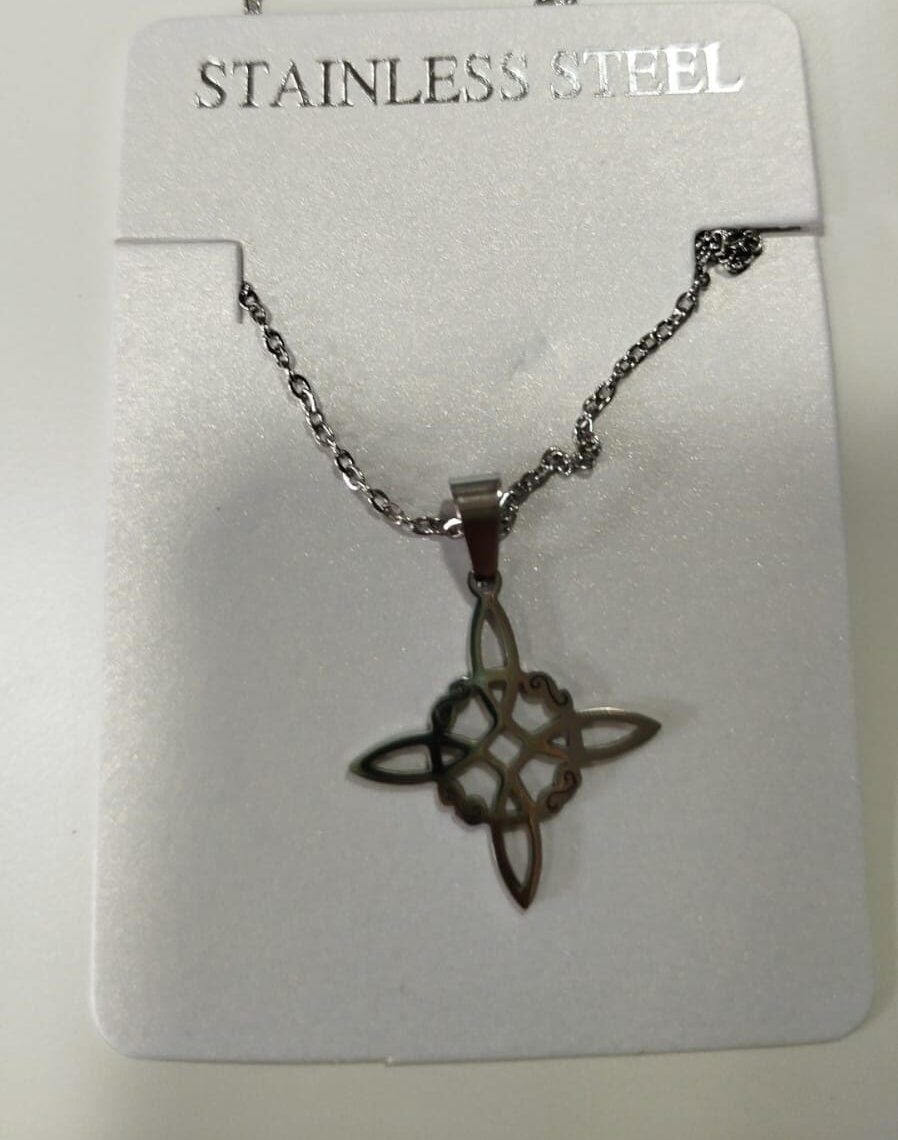 Colgante nudo de bruja en acero inoxidable con cadena incluida